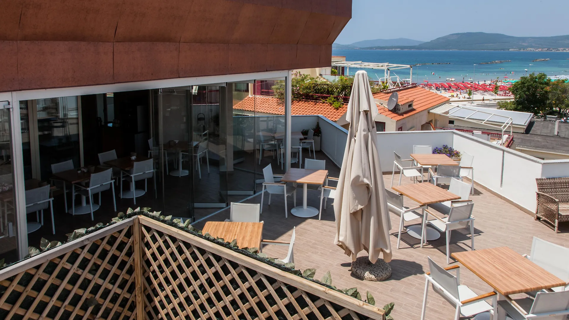 Alma Di Alghero Hotel 4*,